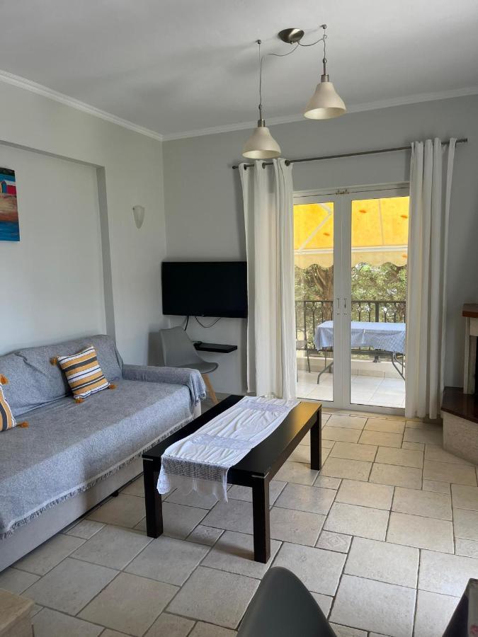 Aparthotel Santa Emelia Vassiliki Esterno foto