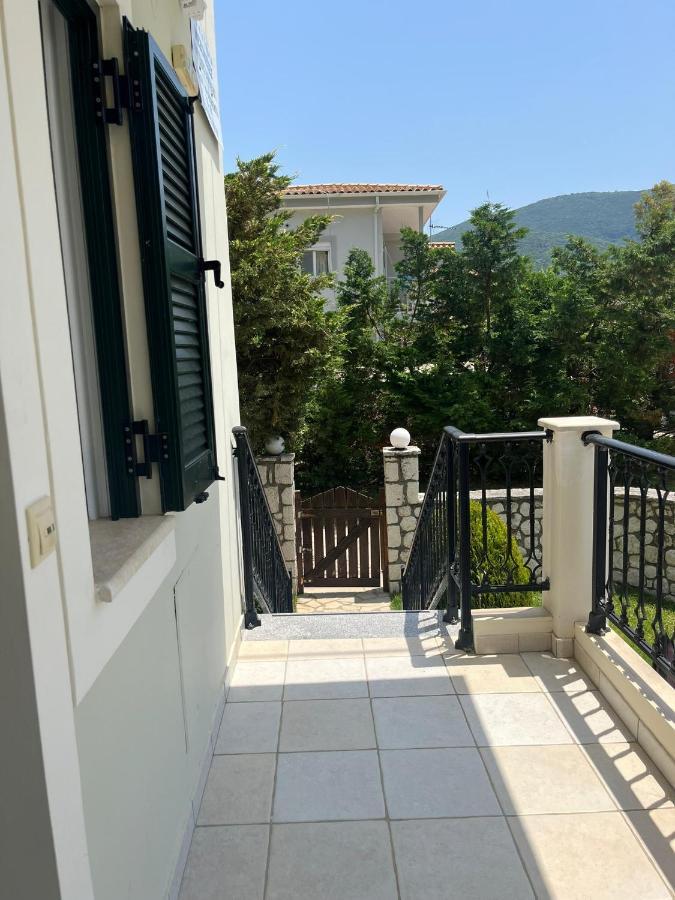 Aparthotel Santa Emelia Vassiliki Esterno foto