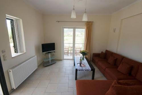 Aparthotel Santa Emelia Vassiliki Esterno foto