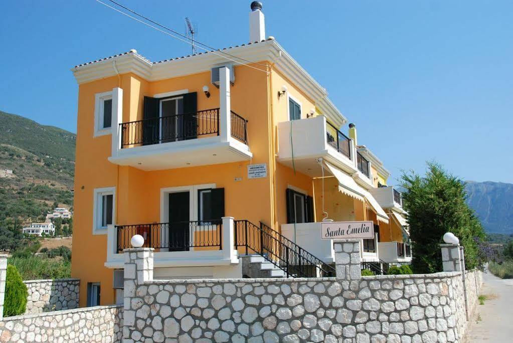 Aparthotel Santa Emelia Vassiliki Esterno foto