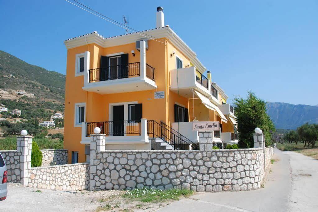 Aparthotel Santa Emelia Vassiliki Esterno foto